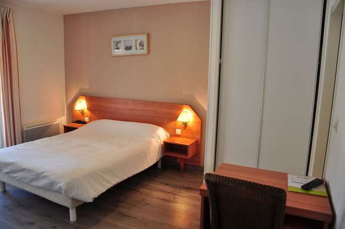 Imagen de la habitación del Hotel Logis H&ocirc;tel du Parc, Le Fraysse. Foto 14