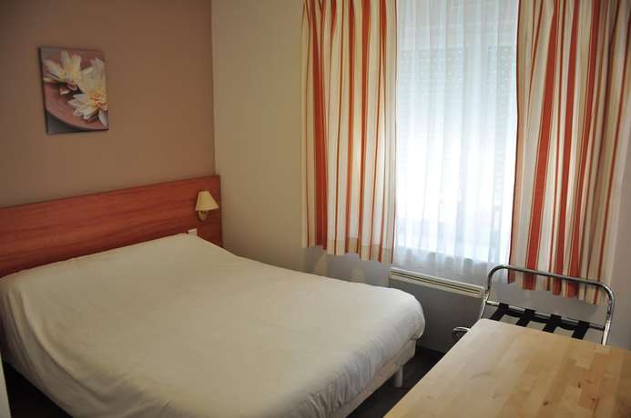Imagen de la habitación del Hotel Logis H&ocirc;tel du Parc, Le Fraysse. Foto 15