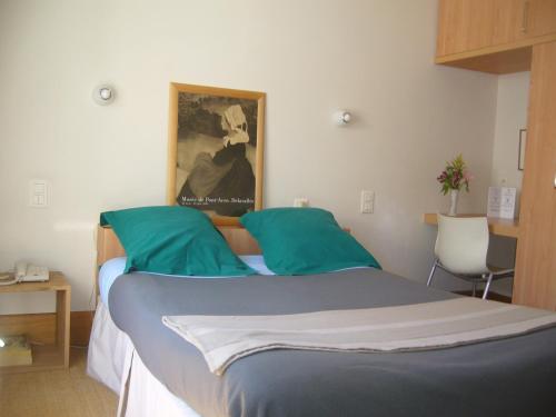 Imagen de la habitación del Hotel Logis H&ocirc;tel et Restaurant La Pension du Moulin. Foto 5