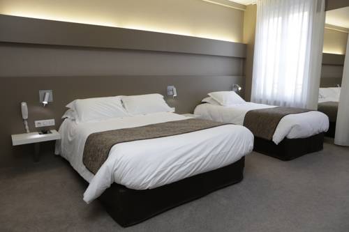 Imagen de la habitación del Hotel Logis Hôtel et Spa Le Renard. Foto 5