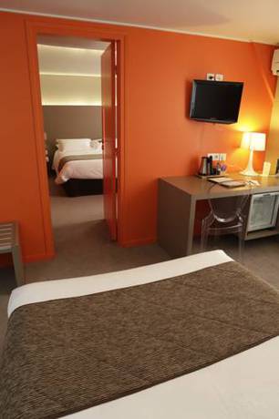 Imagen de la habitación del Hotel Logis Hôtel et Spa Le Renard. Foto 7