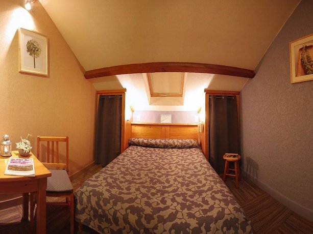 Imagen de la habitación del Hotel Logis H&ocirc;tel l\'Aubrac. Foto 9