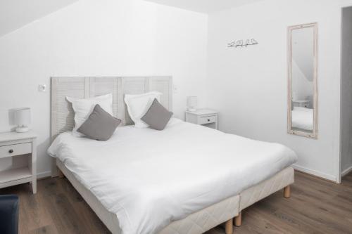 Imagen de la habitación del Hotel Logis H&ocirc;tel la Vigotte. Foto 3
