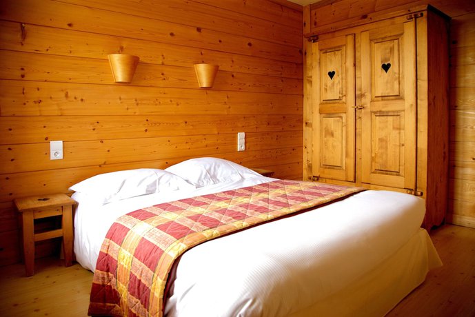 Imagen de la habitación del Hotel Logis H&ocirc;tel les Arobiers. Foto 14