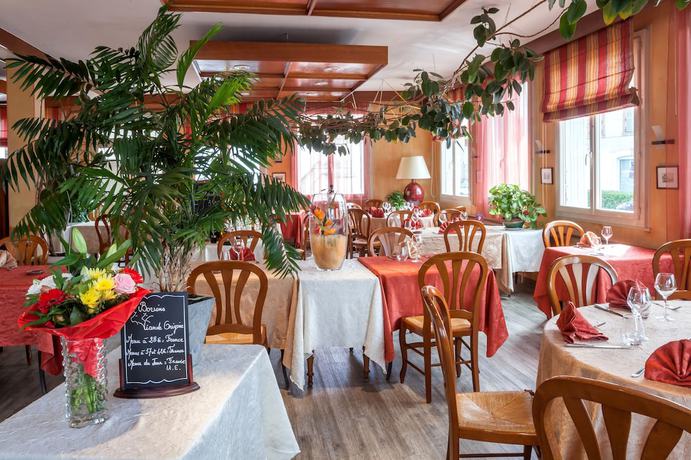 Imagen del bar/restaurante del Hotel Logis H&ocirc;tel les Voyageurs. Foto 2