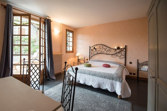 Imagen de la habitación del Hotel Logis H&ocirc;tels - H&ocirc;tel Restaurant Domaine Les Falaises. Foto 19