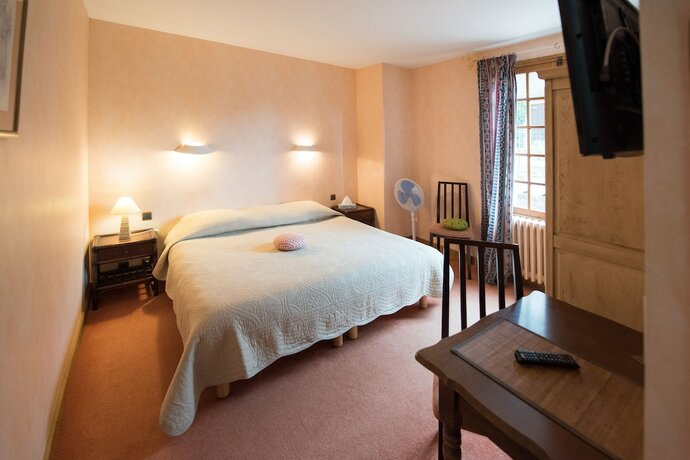 Imagen de la habitación del Hotel Logis H&ocirc;tels - H&ocirc;tel Restaurant Domaine Les Falaises. Foto 20