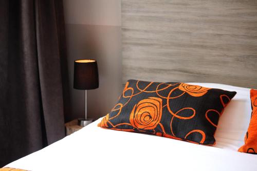 Imagen de la habitación del Hotel Logis Hostellerie De L'abbaye. Foto 9