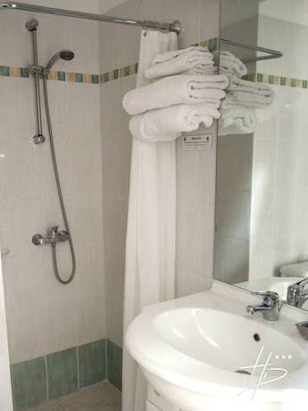Imagen de la habitación del Hotel Logis Hostellerie Des Ducs. Foto 16