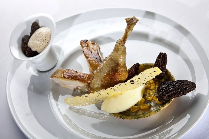 Imagen del bar/restaurante del Hotel Logis Hostellerie St Germain. Foto 7