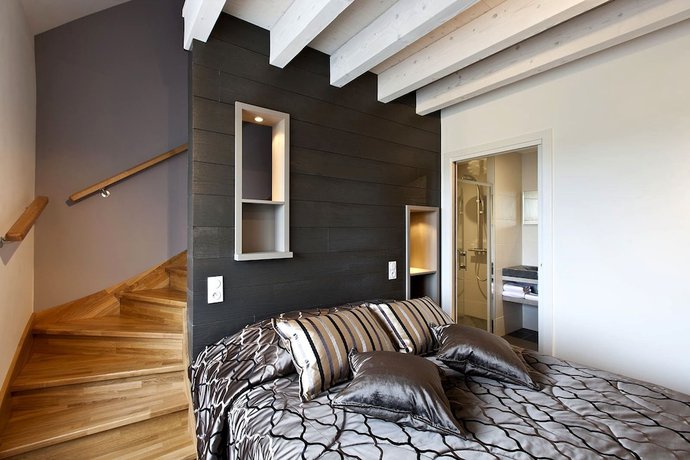 Imagen de la habitación del Hotel Logis Hostellerie St Germain. Foto 13