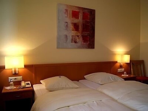 Imagen de la habitación del Hotel Logis Hotel Acacia. Foto 2