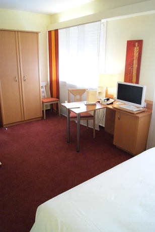 Imagen de la habitación del Hotel Logis Hotel Acacia. Foto 11