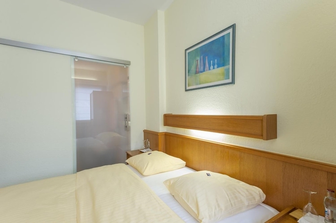 Imagen de la habitación del Hotel Logis Hotel Acacia. Foto 12