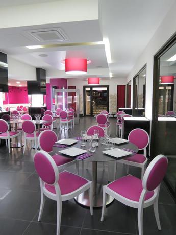 Imagen del bar/restaurante del Hotel Logis Hotel Perla Riviera & Restaurant. Foto 2