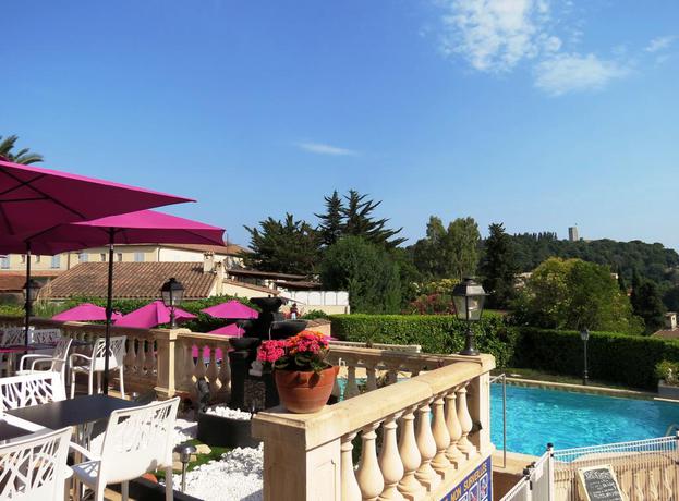 Imagen de la piscina del Hotel Logis Hotel Perla Riviera & Restaurant. Foto 8