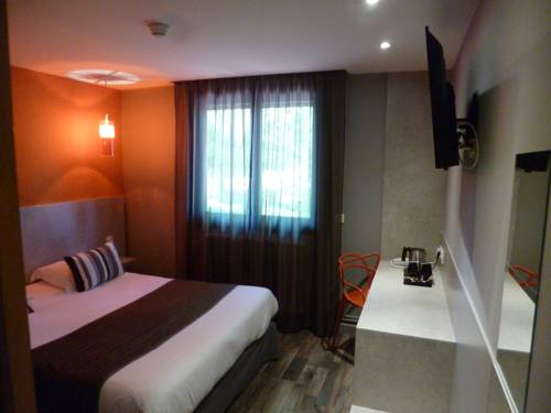 Imagen de la habitación del Hotel Logis La Fontaine. Foto 2