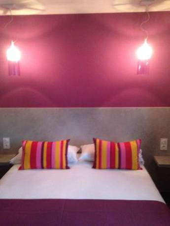 Imagen de la habitación del Hotel Logis La Fontaine. Foto 3