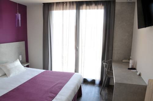 Imagen de la habitación del Hotel Logis La Fontaine. Foto 10