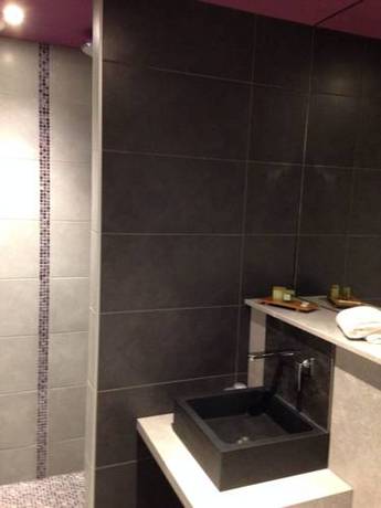 Imagen de la habitación del Hotel Logis La Fontaine. Foto 15