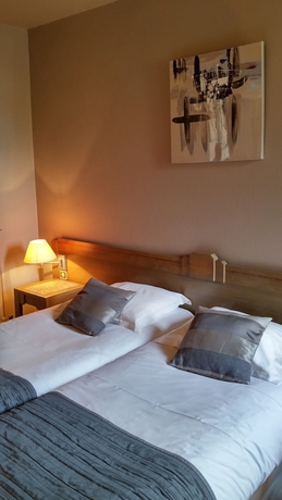 Imagen de la habitación del Hotel Logis La Grassinais Saint-malo. Foto 5