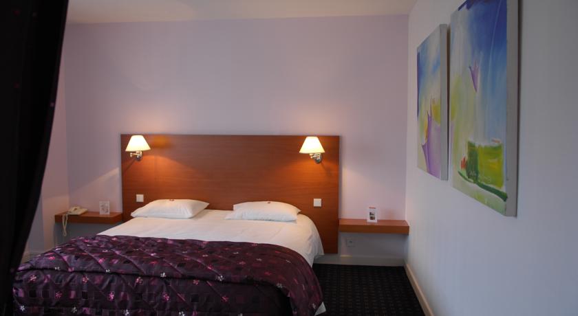 Imagen de la habitación del Hotel Logis La Palette. Foto 5