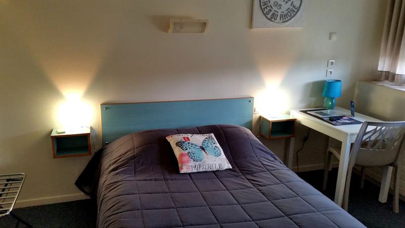 Imagen de la habitación del Hotel Logis La Promenade. Foto 6