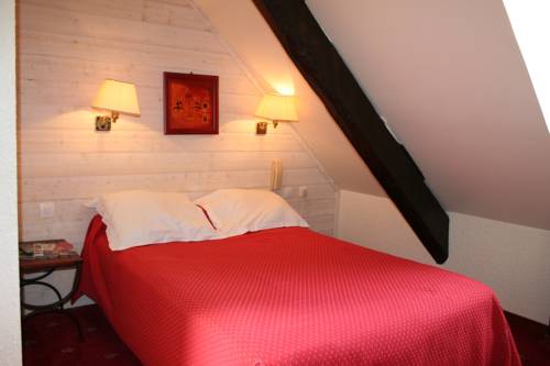 Imagen de la habitación del Hotel Logis La R&eacute;gence. Foto 10