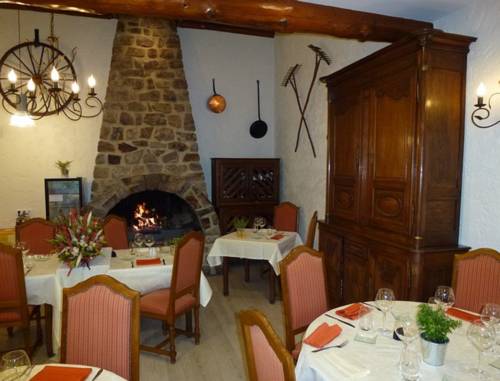 Imagen de la habitación del Hotel Logis La Sapini&egrave;re. Foto 2