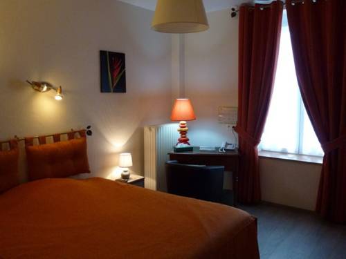 Imagen de la habitación del Hotel Logis La Sapini&egrave;re. Foto 4