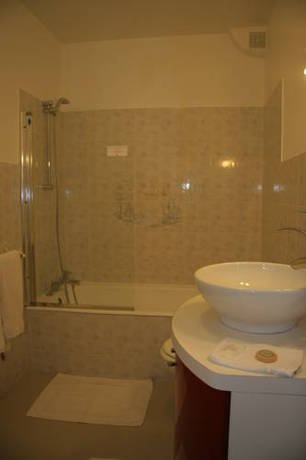 Imagen de la habitación del Hotel Logis La Sapini&egrave;re. Foto 8