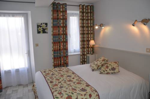 Imagen de la habitación del Hotel Logis La Sapini&egrave;re. Foto 11