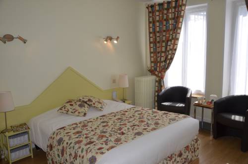 Imagen de la habitación del Hotel Logis La Sapini&egrave;re. Foto 13