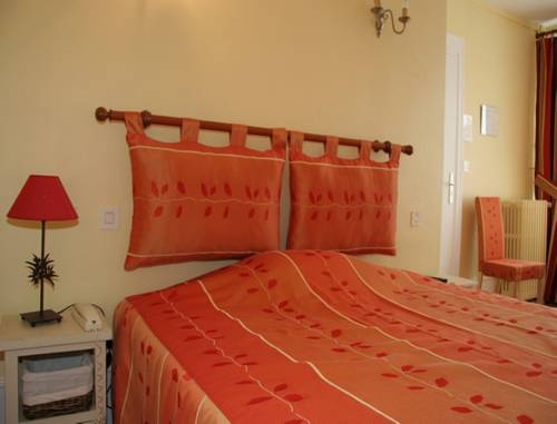 Imagen de la habitación del Hotel Logis La Sapini&egrave;re. Foto 15