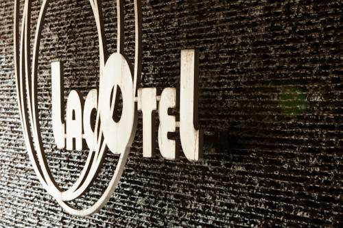 Imagen de la habitación del Hotel Logis Lacotel. Foto 6