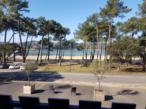 Imagen de la habitación del Hotel Logis Lacotel. Foto 9