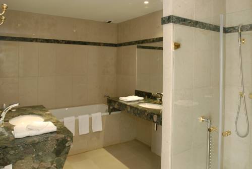 Imagen de la habitación del Hotel Logis L'auberge. Foto 6