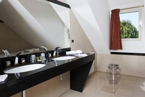 Imagen de la habitación del Hotel Logis L'auberge. Foto 8