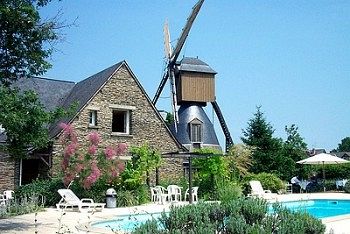 Imagen del bar/restaurante del Hotel Logis Le Cavier. Foto 3