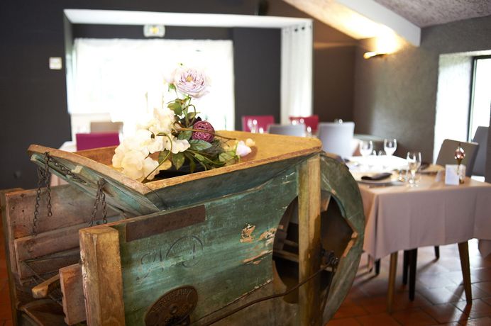 Imagen del bar/restaurante del Hotel Logis Le Cavier. Foto 4