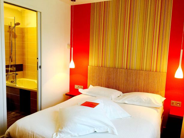 Imagen de la piscina del Hotel Logis Le Cavier. Foto 16