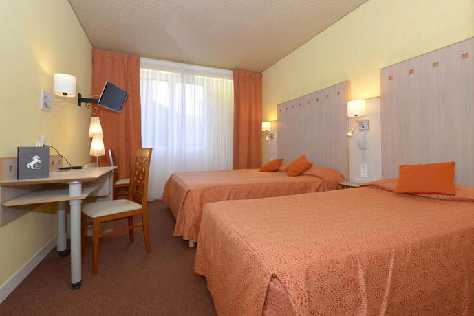 Imagen de la habitación del Hotel Logis Le Cheval Blanc Et Clovis. Foto 6