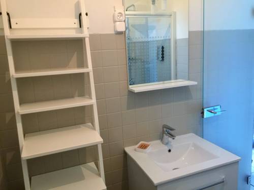 Imagen de la habitación del Hotel Logis - Le Clement V. Foto 6