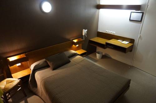 Imagen de la habitación del Hotel Logis Le Dahu. Foto 5