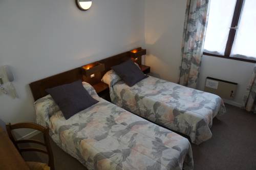 Imagen de la habitación del Hotel Logis Le Dahu. Foto 6