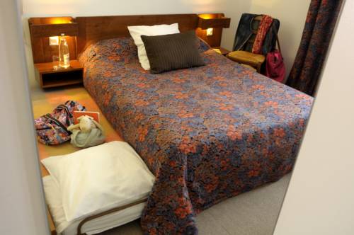 Imagen de la habitación del Hotel Logis Le Dahu. Foto 7