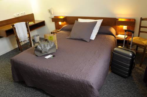 Imagen de la habitación del Hotel Logis Le Dahu. Foto 9