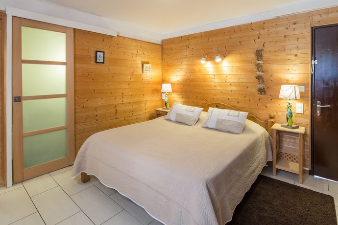Imagen de la habitación del Hotel Logis Le Gai Pinson. Foto 9