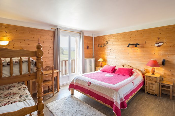 Imagen de la habitación del Hotel Logis Le Gai Pinson. Foto 14