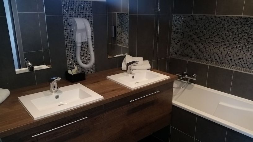Imagen de la habitación del Hotel Logis Le Gai Pinson. Foto 15